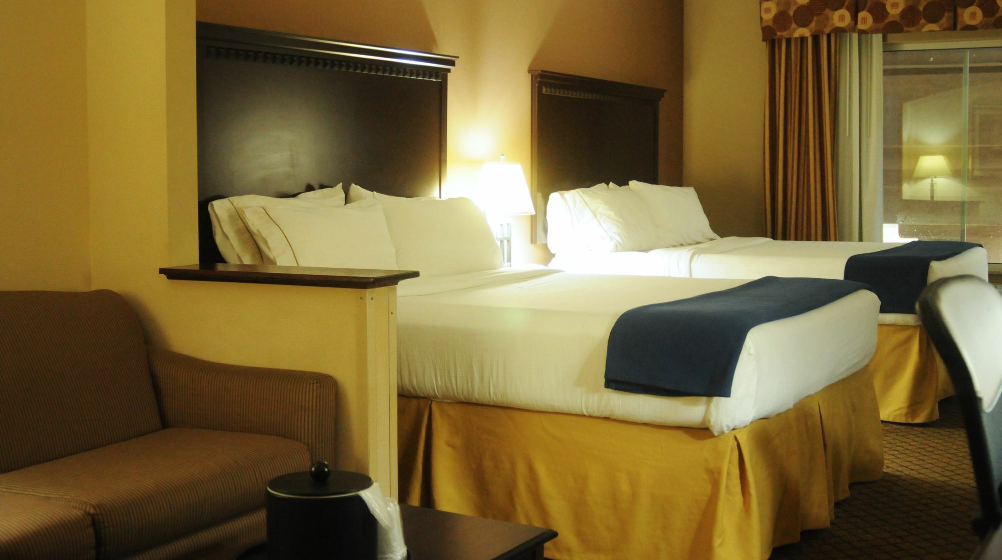 Holiday Inn Express Hotel & Suites Sedalia By Ihg Kültér fotó
